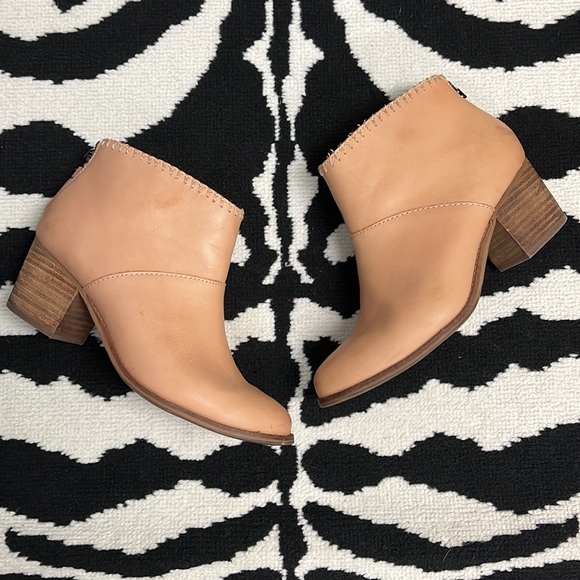 TOMS Leila Leather Bootie in Tan Size 7.5 - Picture 7 of 14